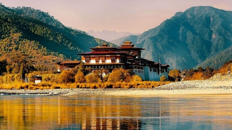 Bhutan Travel Guide: The Land of the Thunder Dragon